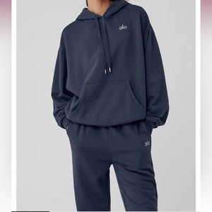 Alo Accolade Set in Navy Blue